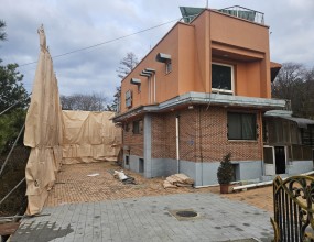 지상2층, 지하1층297.57(90평) 